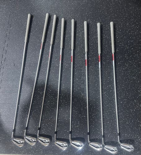 Titleist T300 Right Handed Iron Set Stiff Flex (8 Clubs) #4 - #9, PW, GW (Used)