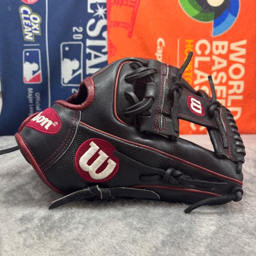 Wilson A2000 DP15 RHT Baseball Glove 11.5" (Used)