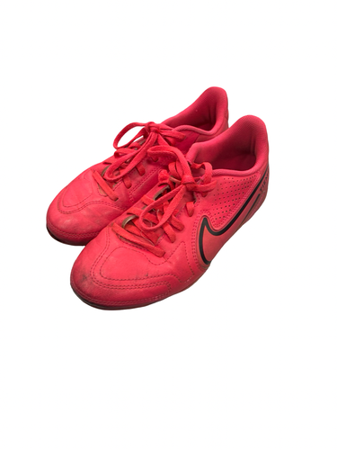 Used Nike Soccer Cleats Pink Junior 03.5 11682-S000139580