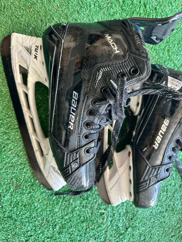2022 Bauer Supreme Mach Hockey Skates Size 5.5 (Used)