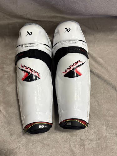 Intermediate Bauer Pro Goalie Knee Pads (Used)