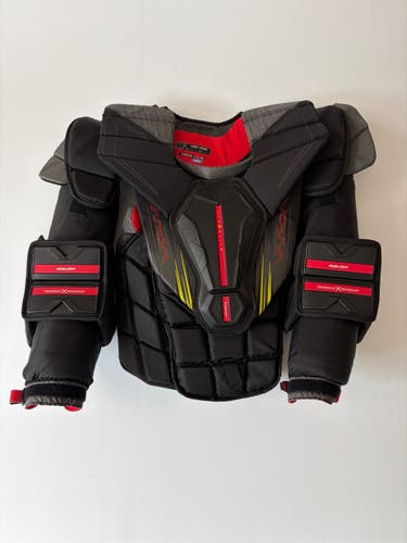 Like New Senior Large Bauer Vapor Hyperlite 2 Goalie Chest Protector