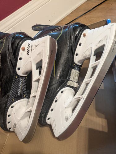 Bauer Supreme M40 Hockey Skates 7.5 (Used)