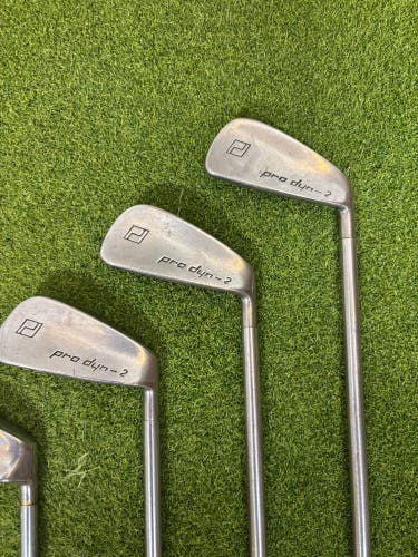 Pro Dyn-2 Golf Iron Set 3-PW