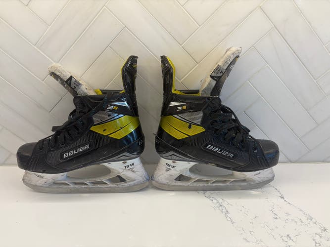 2020 Bauer Supreme 3S Hockey Skates Regular Width Size 4 (Used)