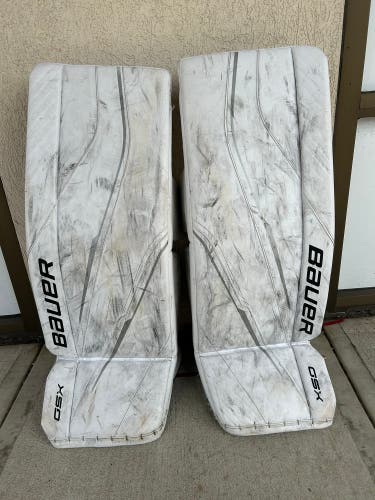White Small Senior Bauer GSX Goalie Leg Pads (Used)