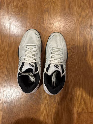 Men's Size M 7.5 (W 8.5) K•Swiss Tennis Shoes (Used)
