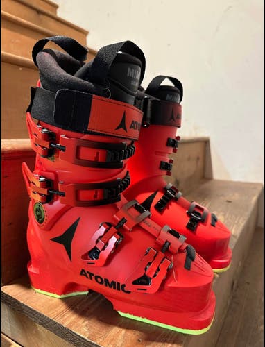 Mondo 22 & 22.5 Atomic Redster CS 70 LC Racing Ski Boots Soft Flex (New)