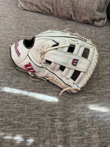 Wilson A1000 RH Baseball Glove 13" (Used)