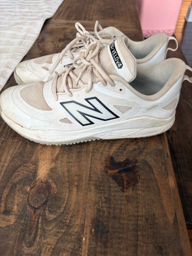Women's Size M 9.0 (W 10.0) Adult New Balance Shoes (Used)