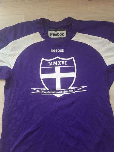 Purple Reebok Men's XL used Hockey Practice Jersey