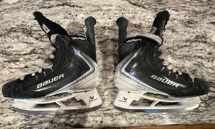 2025 Bauer Vapor Flylite Hockey Skates Size 3.5 (Used)
