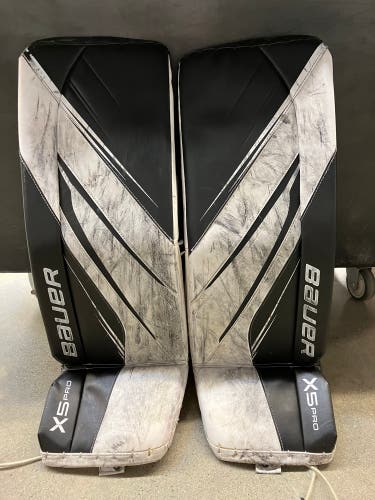 32" Intermediate Bauer Vapor X5 Pro Goalie Leg Pads (Used)