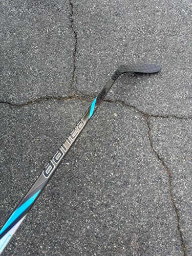 Youth Bauer Nexus Tracer Hockey Stick Right Handed P28 30 Flex | 52"