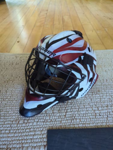 Senior Large 2012 Bauer NME 5 Goalie Mask (Used)