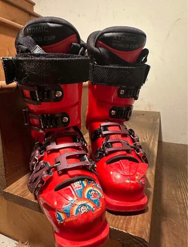 Mondo 22 & 22.5 Atomic Redster STI 70 LC Ski Boots (Used)