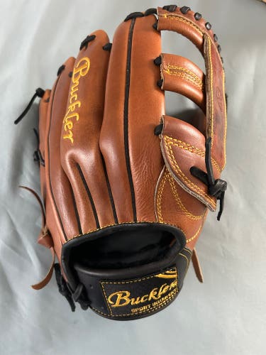 Buckler RH Baseball Glove 12.5" (Used)