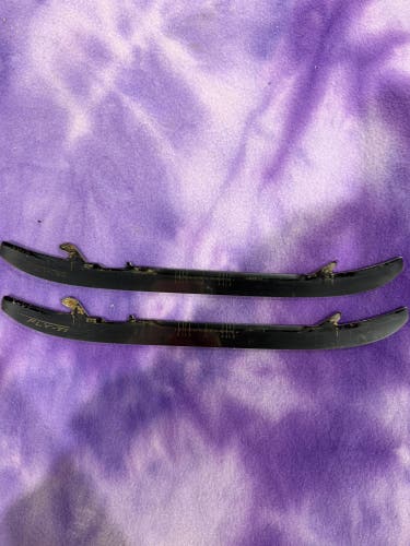 Bauer Fly-Ti Holders, Runners, & Replacement Steel Blades 272 mm (Used)