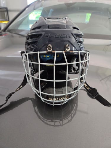 Small Bauer Re-Akt 150 Helmet (Used)