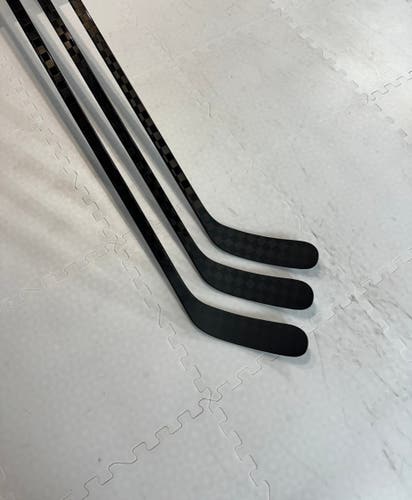 Senior(3x)Left P88M 77 Flex ProBlackStock™ Unbranded Blackouts Pro Stock Nexus Hockey Sticks