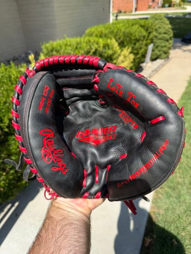 Rawlings RH Catcher's Glove 32" (Used)