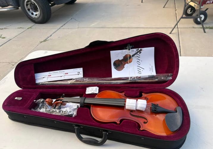 (New) Violin 4*4: Violin 4*4: Phoenix 4/4 Full-Size Acoustic Violin Kit, which is an all-in-one star