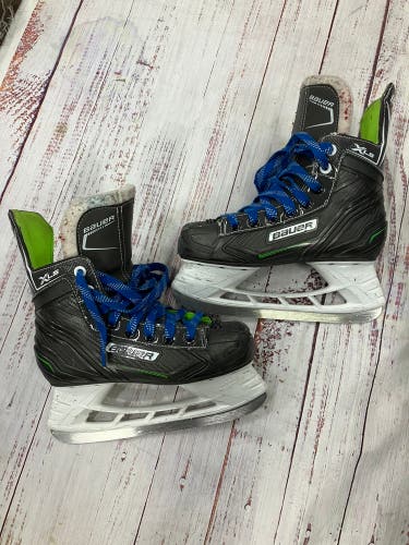 Junior Bauer X-LS Hockey Skates Regular Width Size 3 (Used)