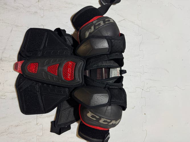 Men's Medium Junior CCM Shoulder Pads (Used)