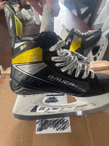 2023 Bauer Supreme 3S Hockey Skates 8.5