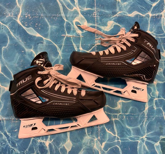 Intermediate True Catalyst 5x4 Hockey Goalie Skates Regular Width 6.5 (Used)