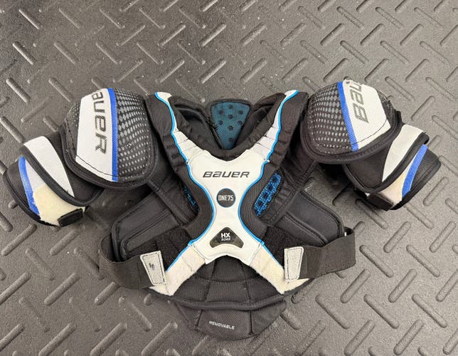Medium Junior Bauer Supreme One75 Shoulder Pads (Used)