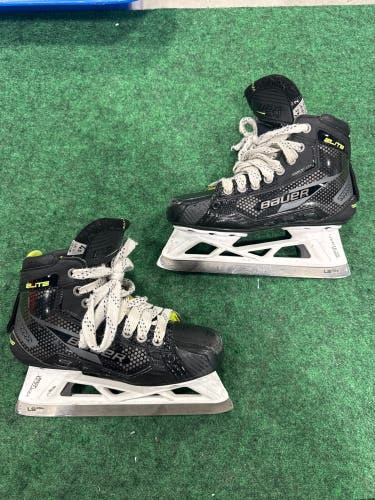 Intermediate Bauer Elite Hockey Goalie Skates (Fit 2) Size 4.5 (Used)