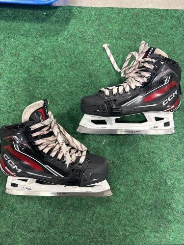 Senior CCM Extreme Flex E6.9 Hockey Goalie Skates (Regular) Size 8.5 (Used)
