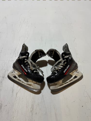 2021 Bauer Vapor 3X Pro Hockey Skates Extra Wide Width Size 4.5 (Used)