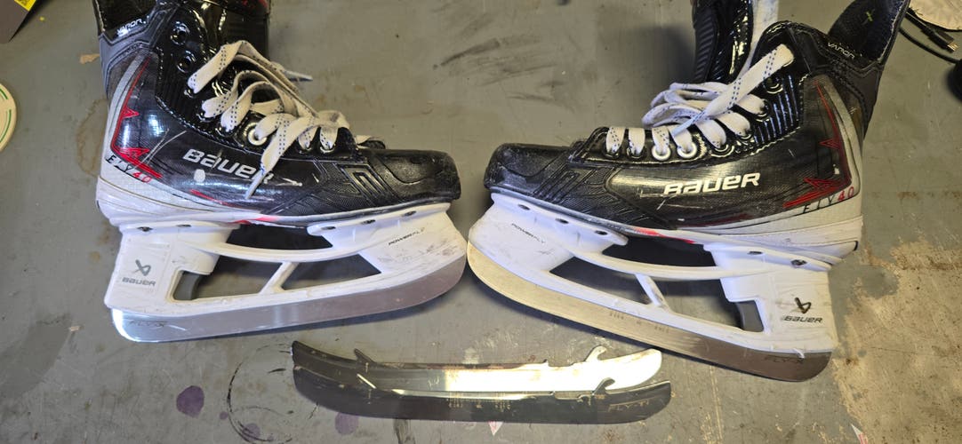 Bauer Vapor Fly40 Hockey Skates Regular Width Size 4 (Used)