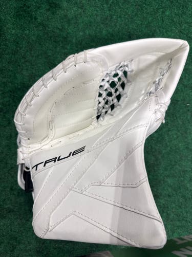 White Intermediate True Catalyst 7x6 Goalie Glove Full Right (Used)