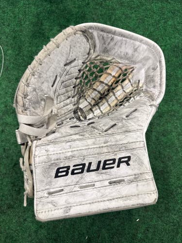 White Junior Bauer GSX Goalie Glove Full Right (Used)