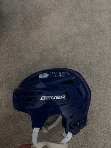 Small Bauer Re-Akt 150 Helmet (Used)