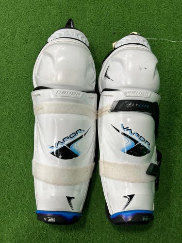 Intermediate Bauer Vapor Flylite Shin Pads 13" (Used)