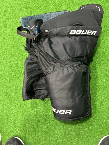 Black Intermediate Medium Bauer X Hockey Pants (Used)