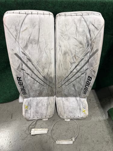 White Bauer Vapor 3X Goalie Leg Pads (Used) | Intermediate Medium (31+)