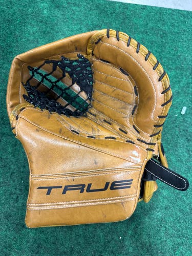 Brown Senior True L87 Goalie Glove Regular (Used)