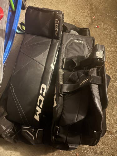 33" CCM Axis 2.9 Goalie Leg Pads (Used)