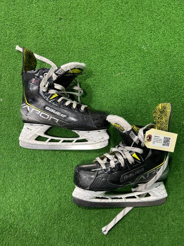 Youth Bauer Vapor 3X Hockey Skates Regular Width 13.5 (Used)
