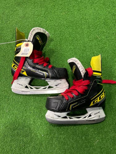 Youth CCM Super Tacks 9380 Hockey Skates Regular Width 12.5 (Used)