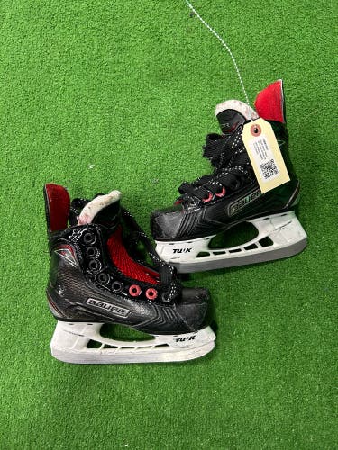 Youth Bauer Vapor XLTX Pro Hockey Skates Regular Width 11.5 (Used)