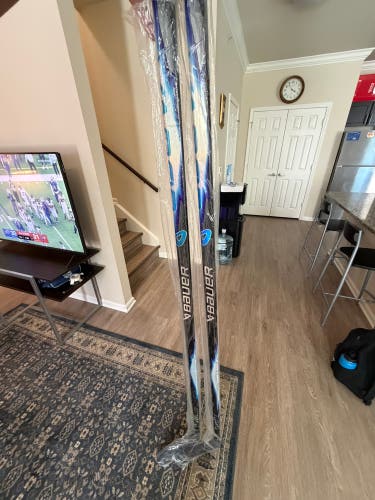 Senior Bauer Vapor Flylite Right Handed Hockey Stick P92 77 Flex (New)