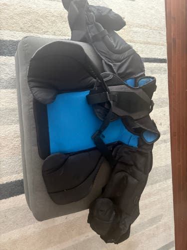 Large Bauer GSX Goalie Chest Protector (Used)