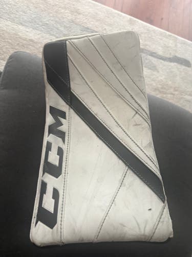 CCM Extreme Flex 5.9 Regular (Used)