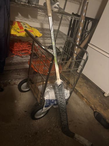 Senior Bauer Vapor Hyperlite Regular Goalie Stick 27" Paddle (Used)